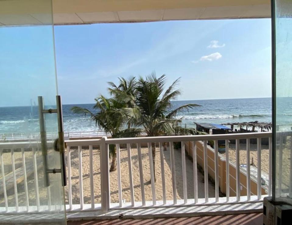 Oceanfront Wavecrest Hotel Lekki Kültér fotó