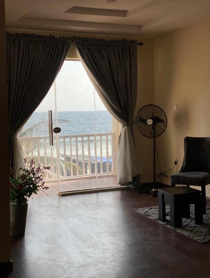 Oceanfront Wavecrest Hotel Lekki Kültér fotó